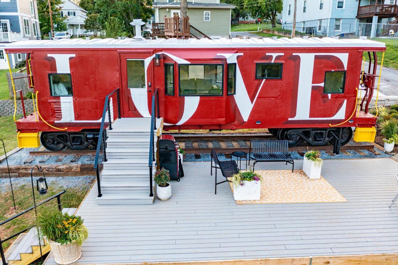 Вілла Train Caboose & River Views Near Downtown Лінчбурґ Екстер'єр фото